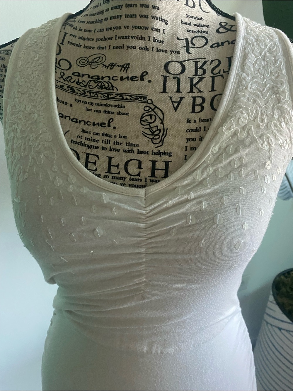 GUESS Flattering Ruched Sequin Dress! - Picture 6 of 11